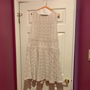 Ivory lace sleeveless Vince Camuto dress